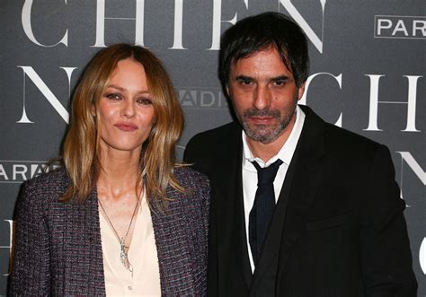 robe mariage vanessa paradis samuel benchetrit|Mariage de Vanessa Paradis et Samuel Benchetrit